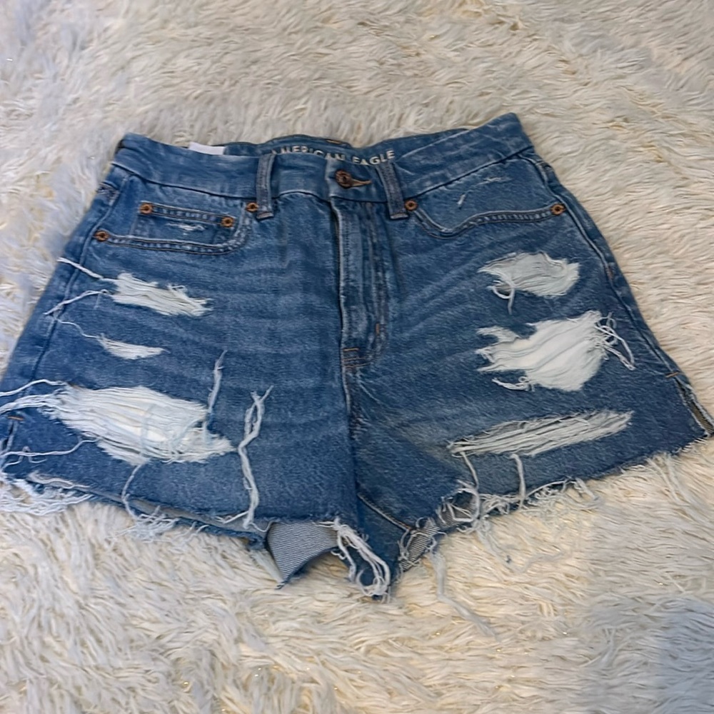 American eagle ripped curvy 90s boyfriend short size 4